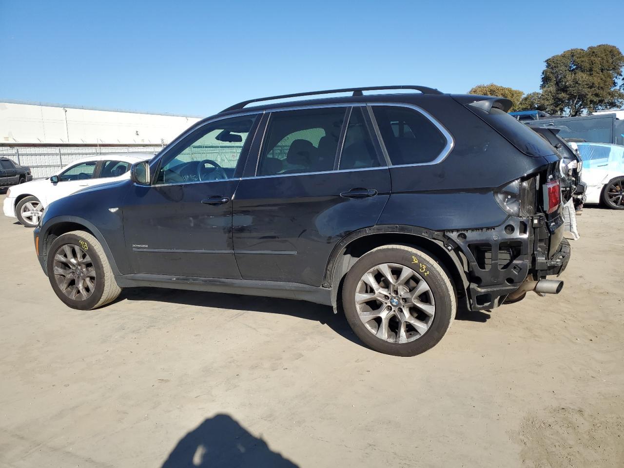 2013 BMW X5 XDRIVE3 - Image 2
