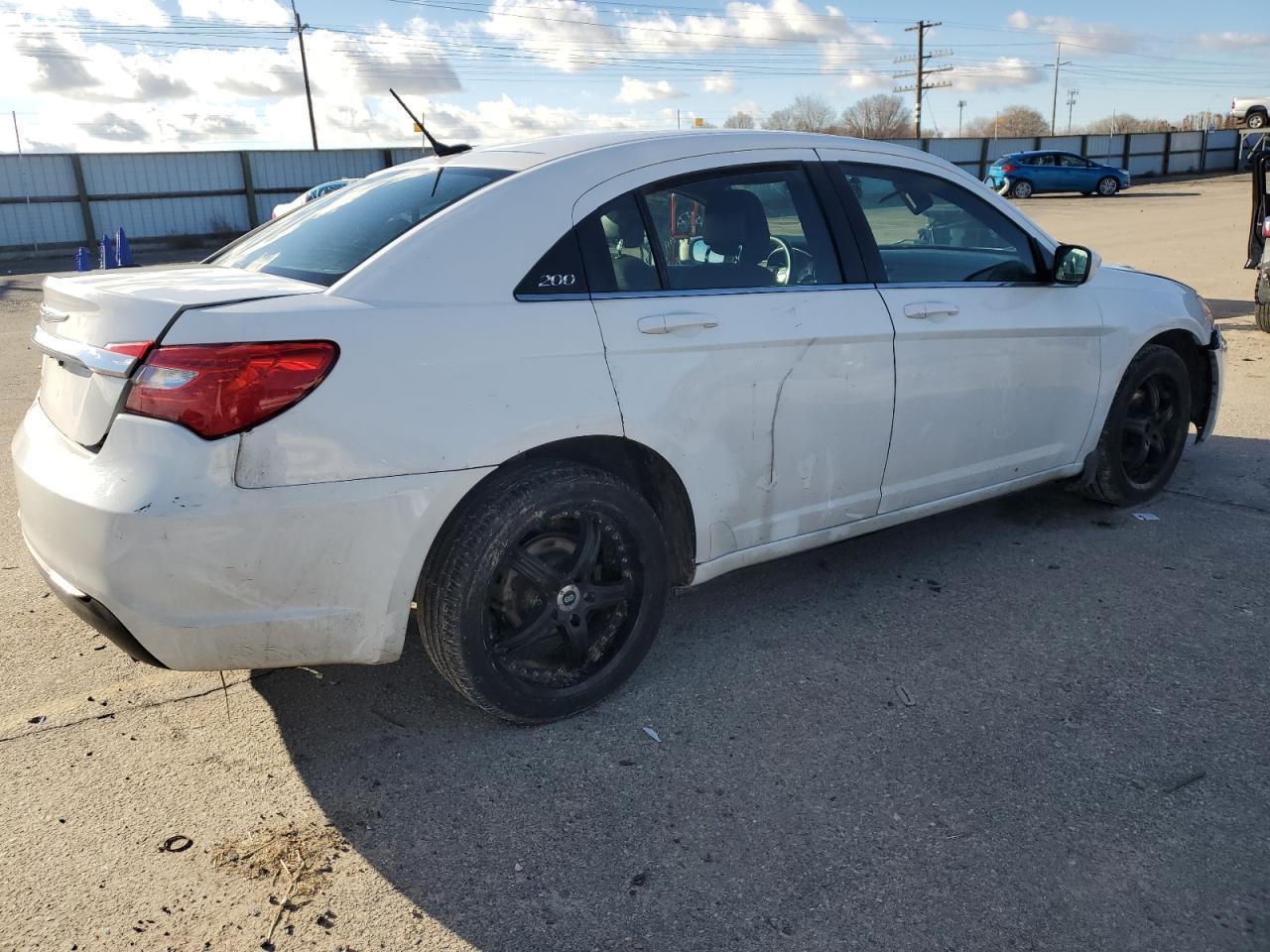 2013 CHRYSLER 200 LX - Фото 3