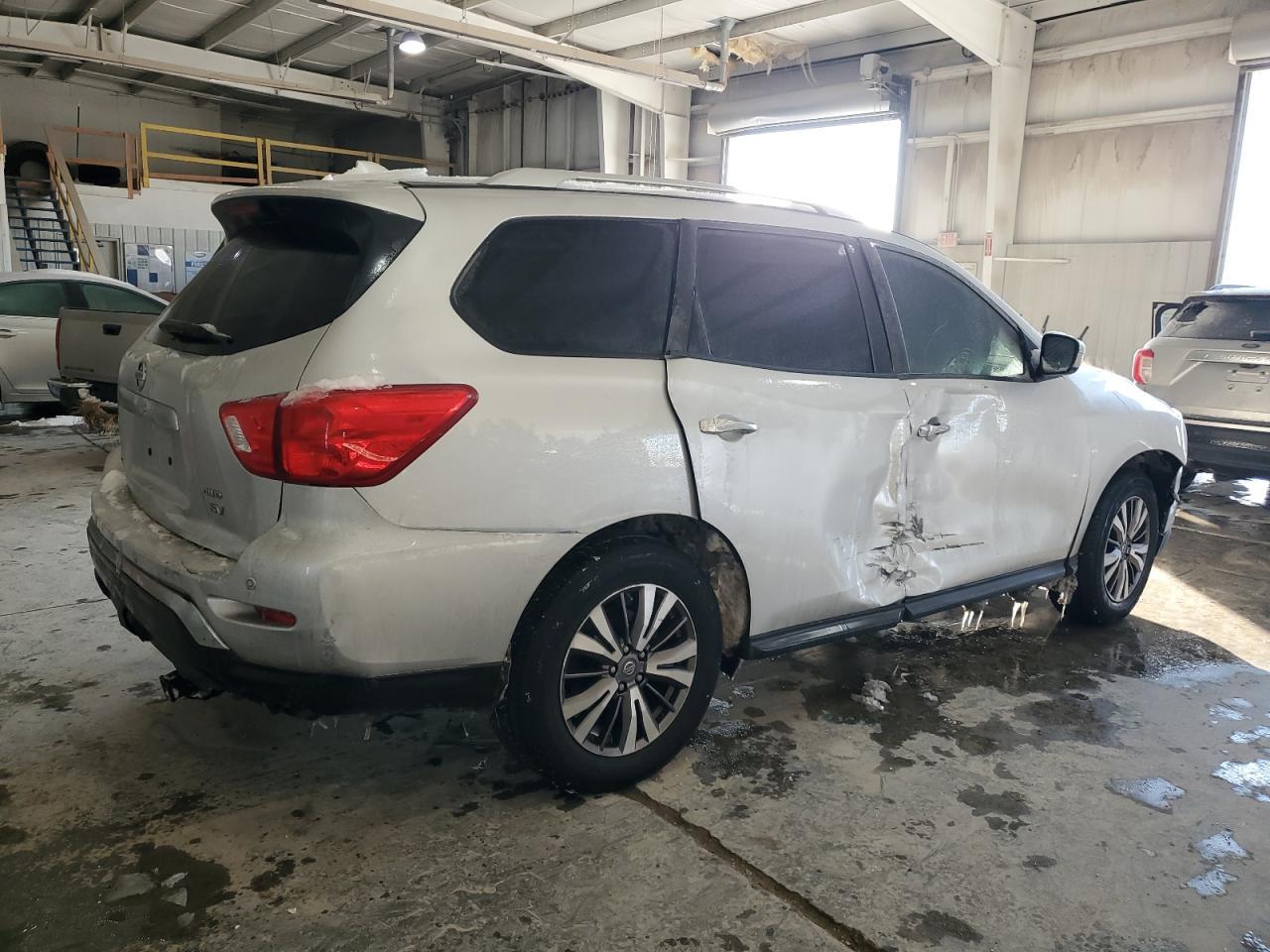 2019 NISSAN PATHFINDER - Фото 3