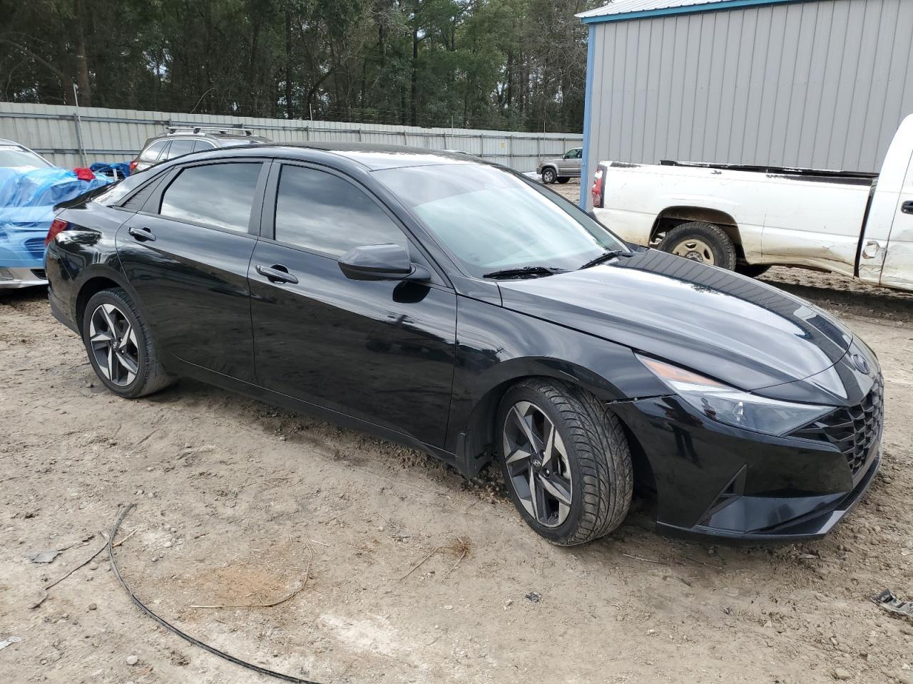 2023 HYUNDAI ELANTRA SE - Image 4