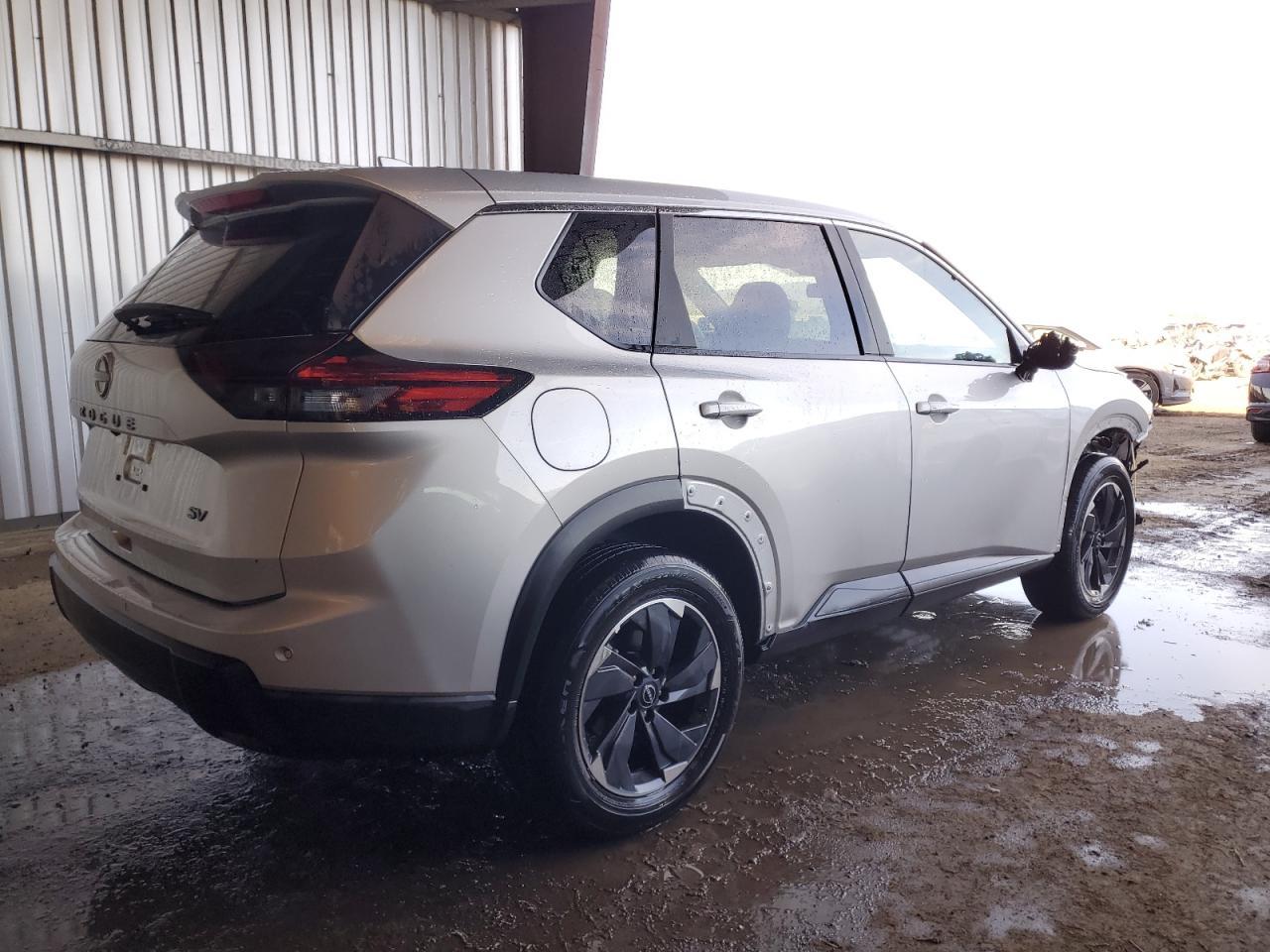 2024 NISSAN ROGUE SV - Image 3