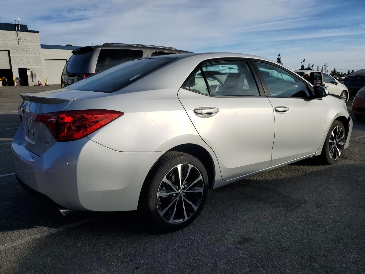 2019 TOYOTA COROLLA L - Image 3
