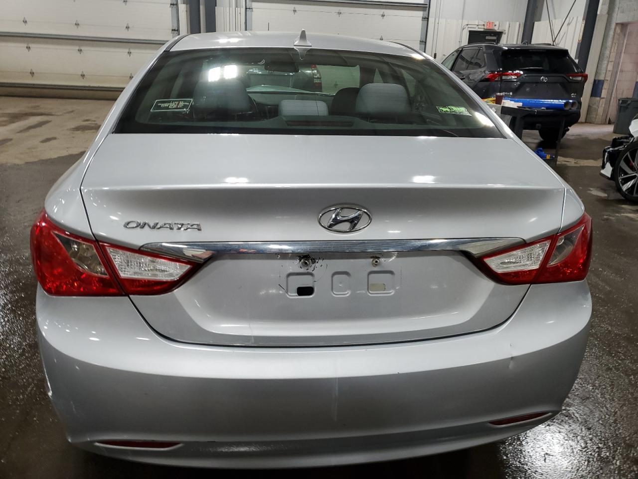 2011 HYUNDAI SONATA GLS - Image 6