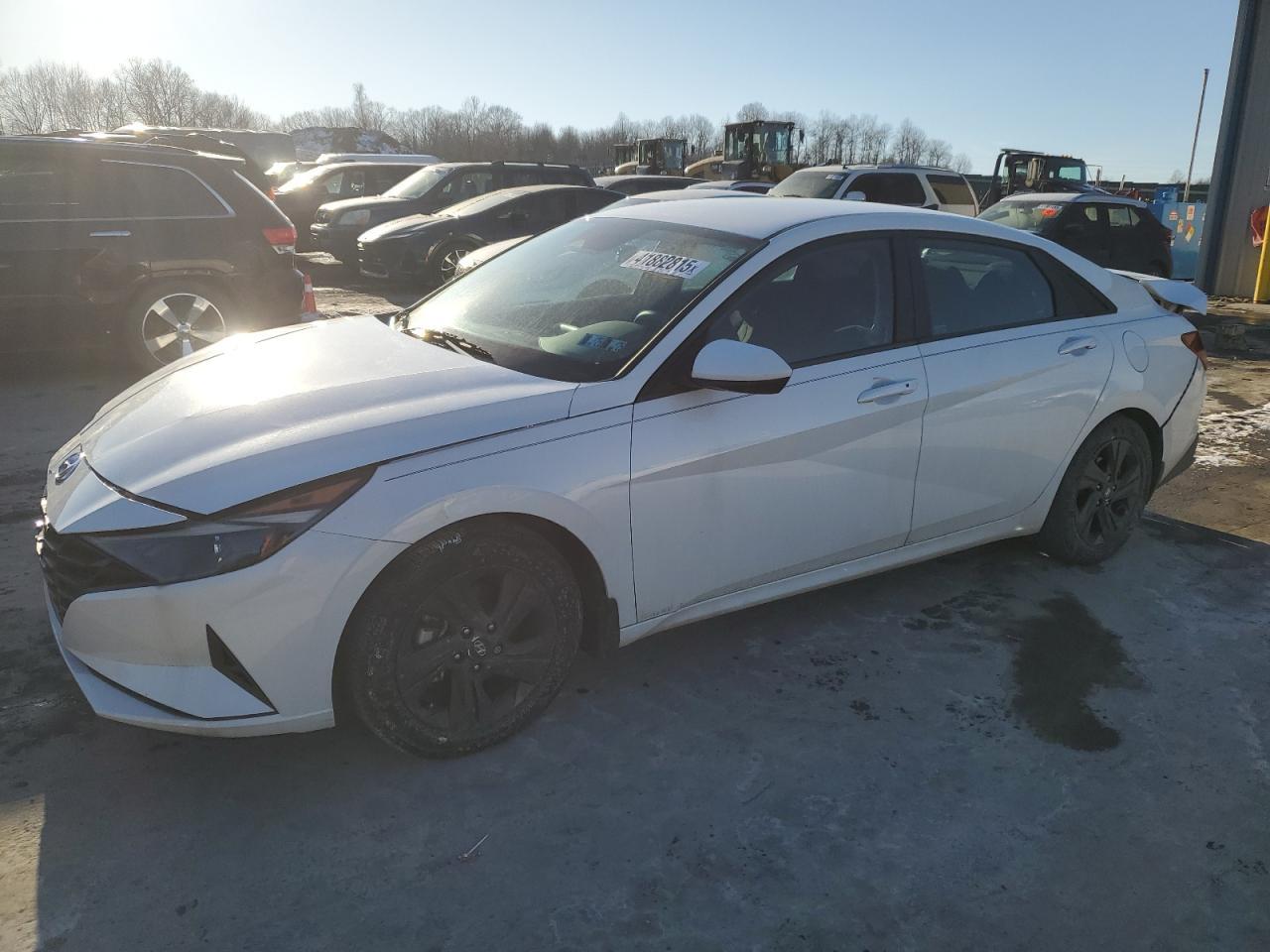 2022 HYUNDAI ELANTRA SE