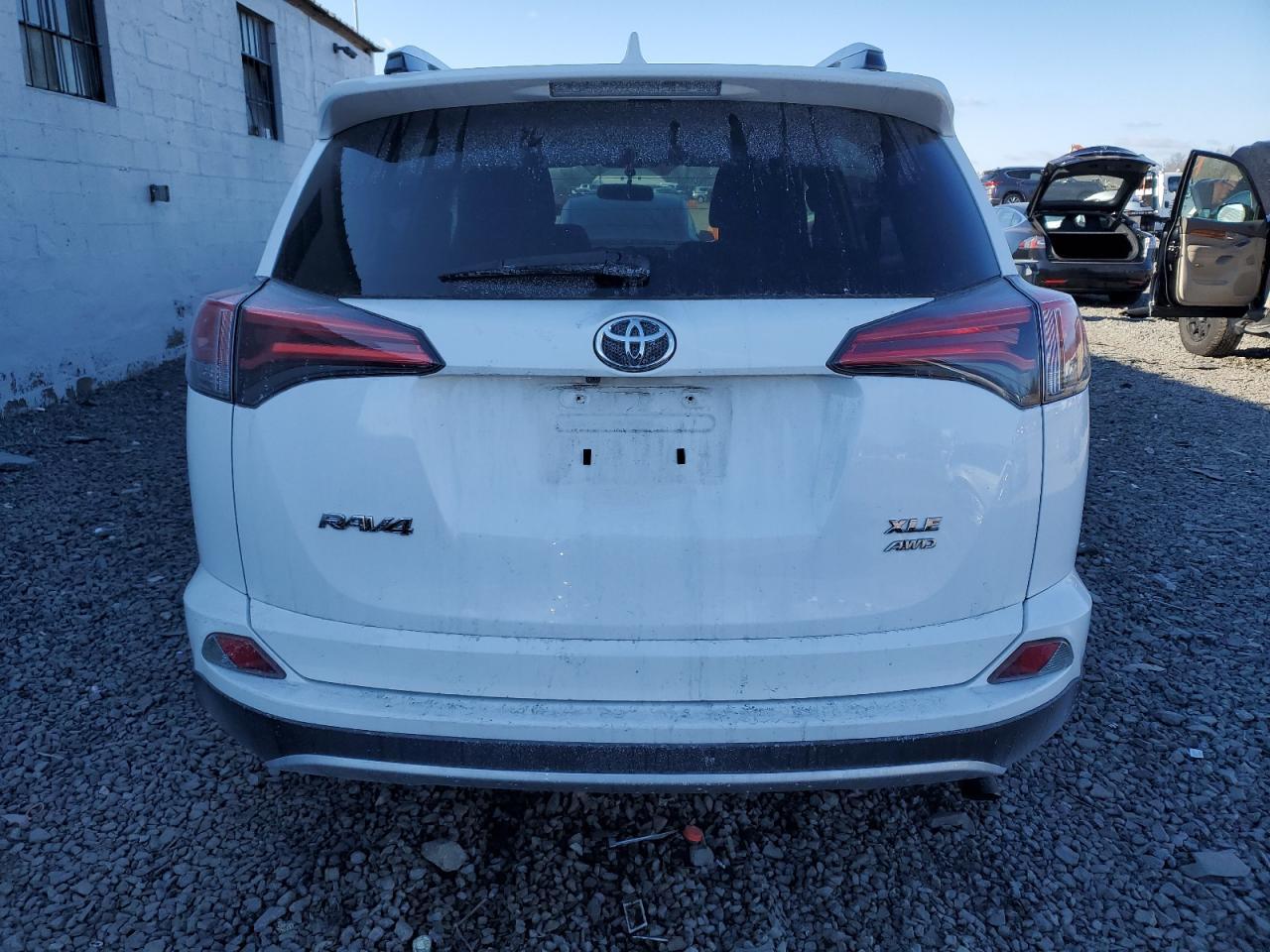 2016 TOYOTA RAV4 XLE - Фото 6