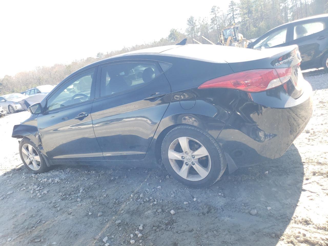 2013 HYUNDAI ELANTRA GL - Image 2