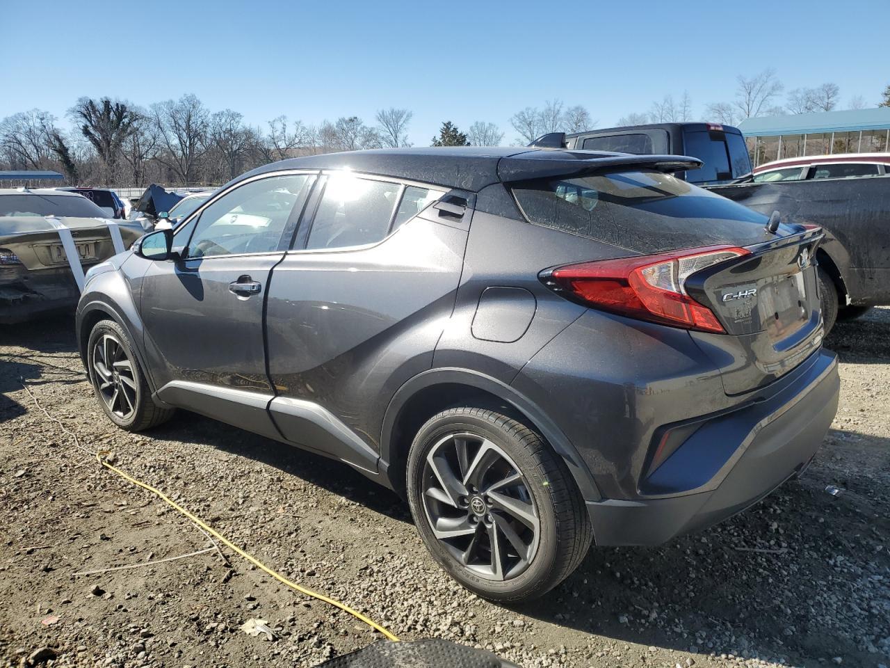 2021 TOYOTA C-HR XLE - Фото 2