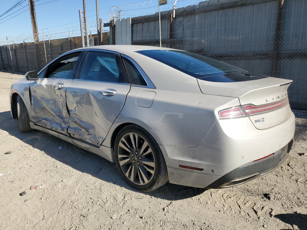 2019 LINCOLN MKZ RESERV - Image 2