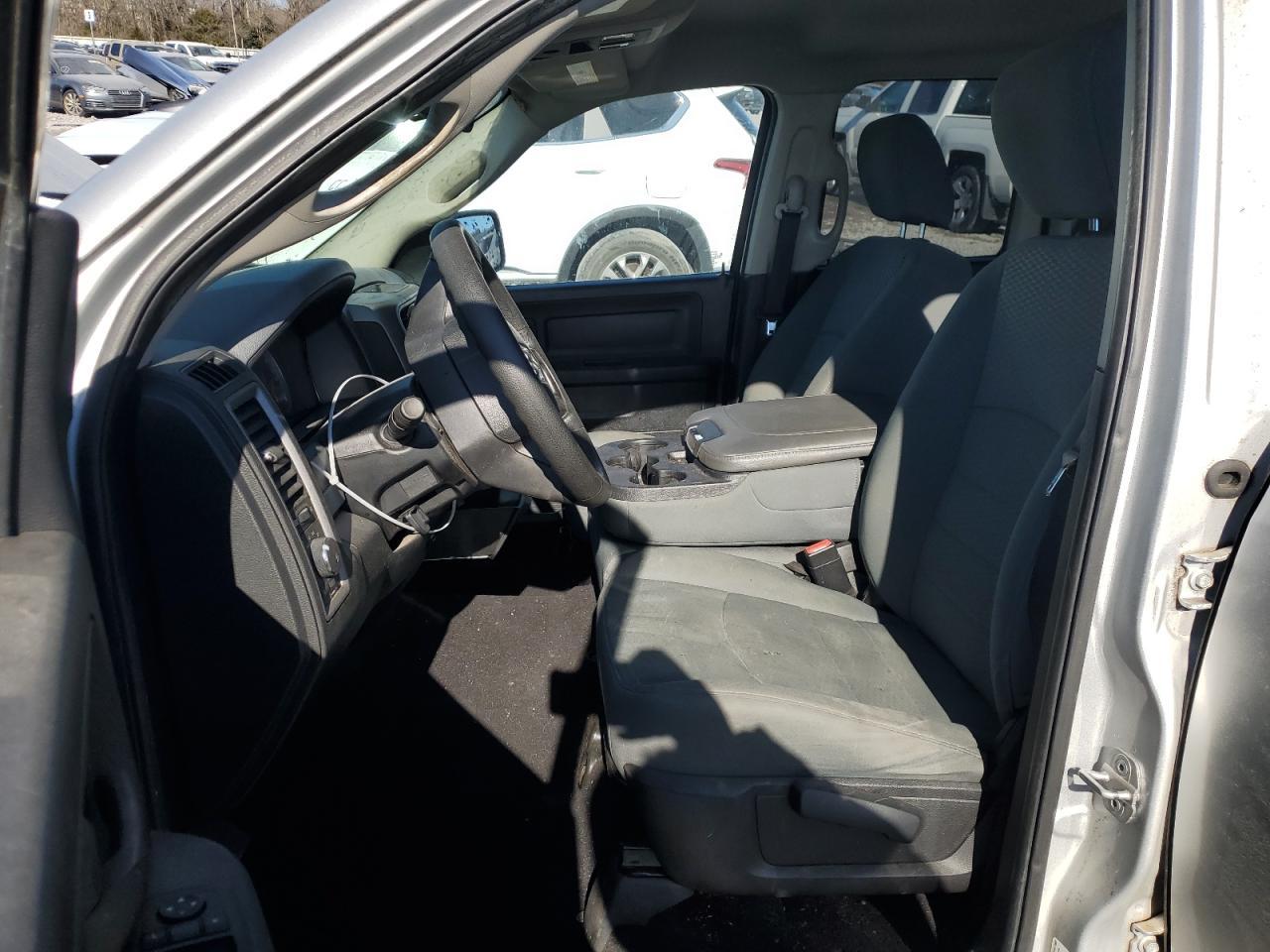 2014 RAM 1500 ST - Фото 7