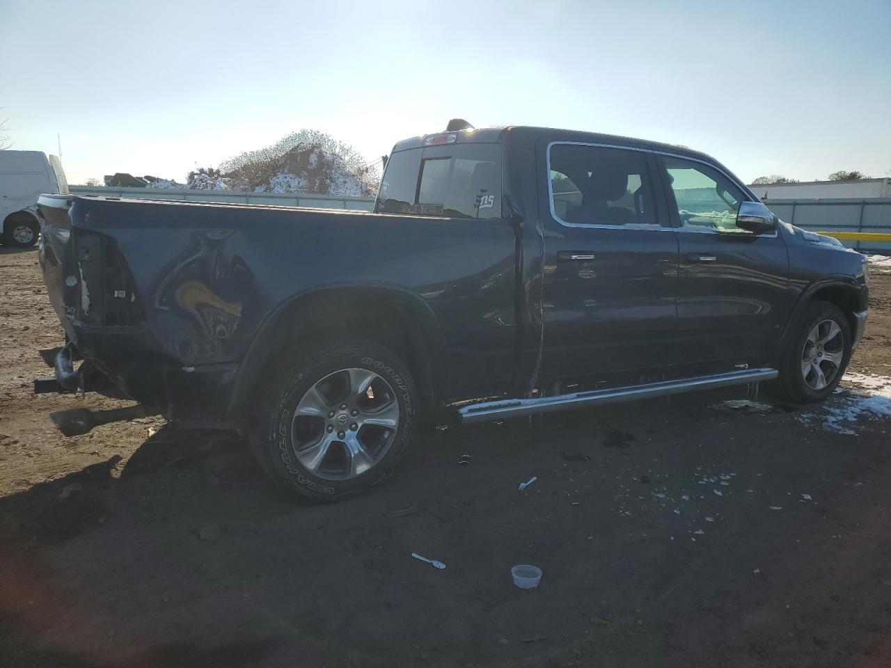 2019 RAM 1500 LARAM - Фото 3