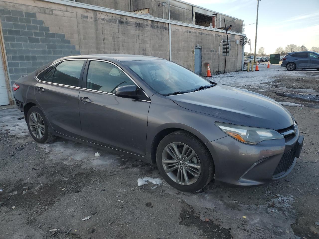 2016 TOYOTA CAMRY LE - Фото 4