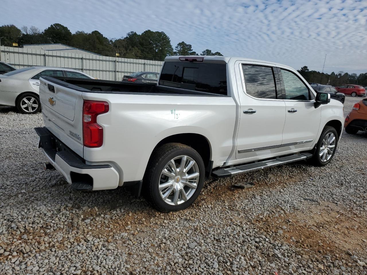 2024 CHEVROLET SILVERADO - Image 3