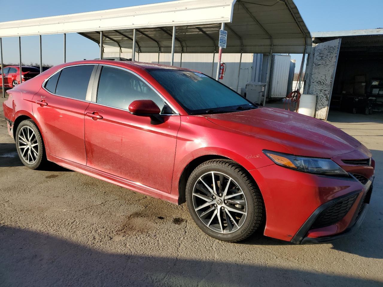 2021 TOYOTA CAMRY SE - Фото 4
