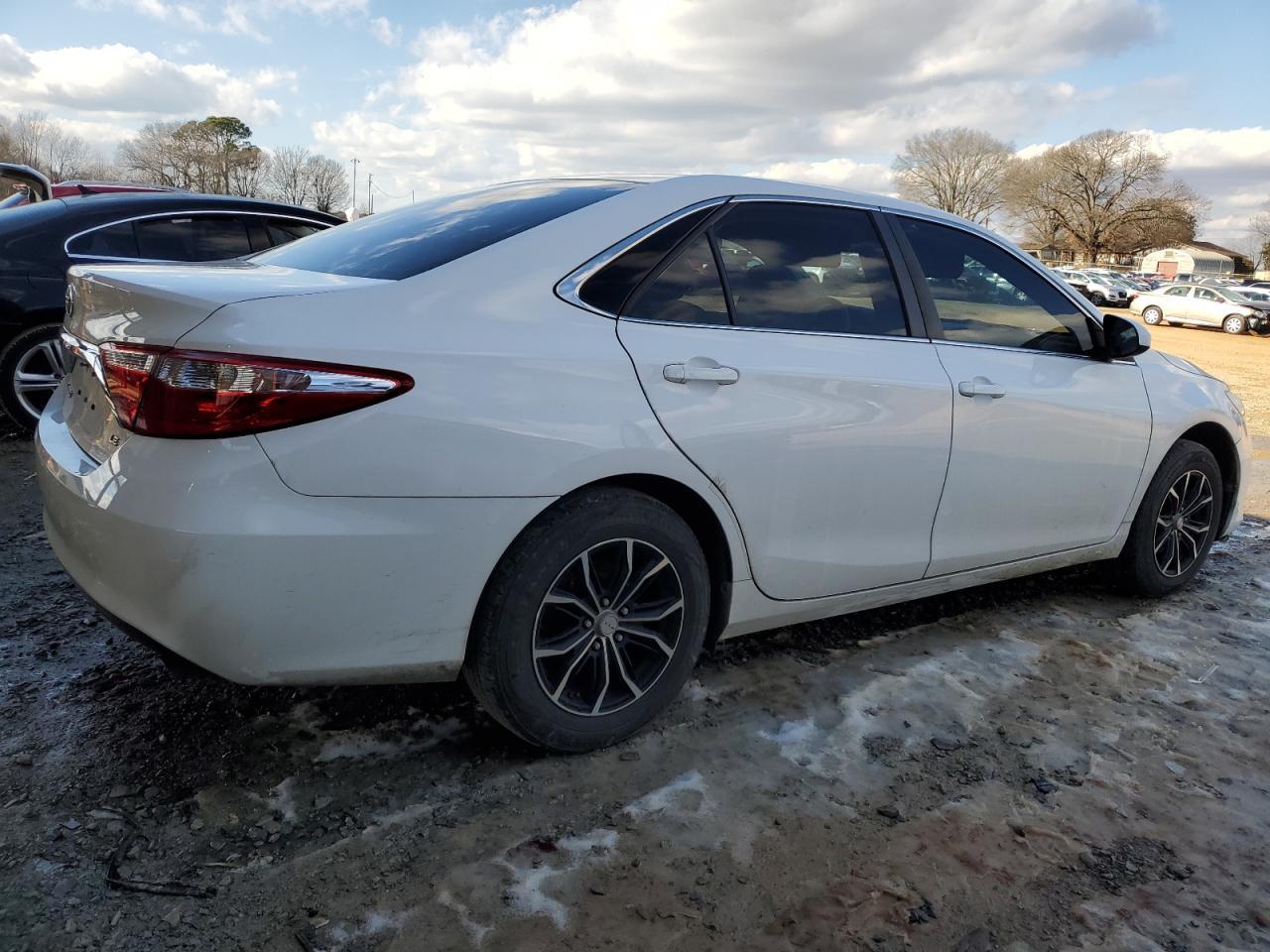 2017 TOYOTA CAMRY LE - Image 3