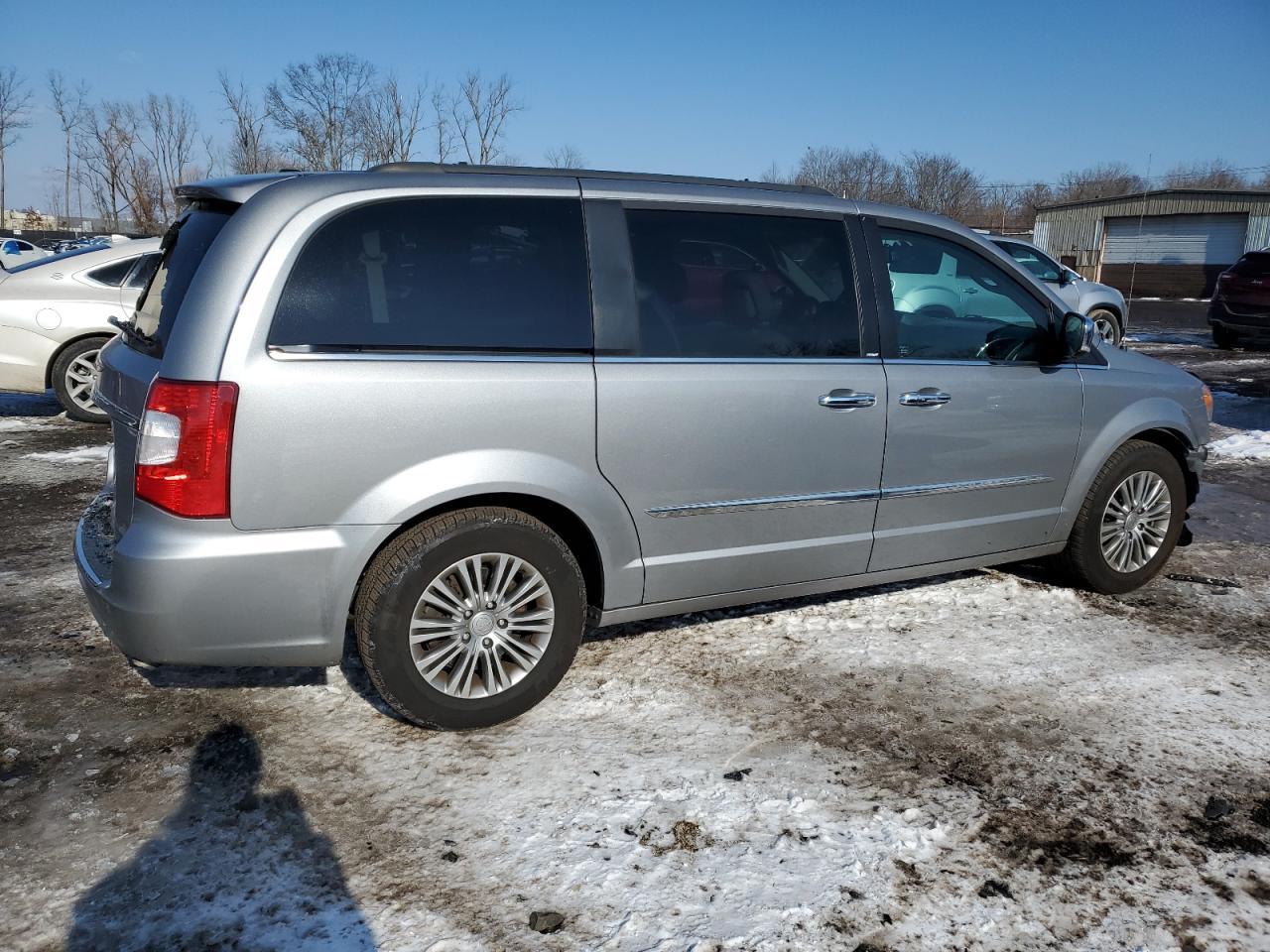 2014 CHRYSLER TOWN & COU - Image 3