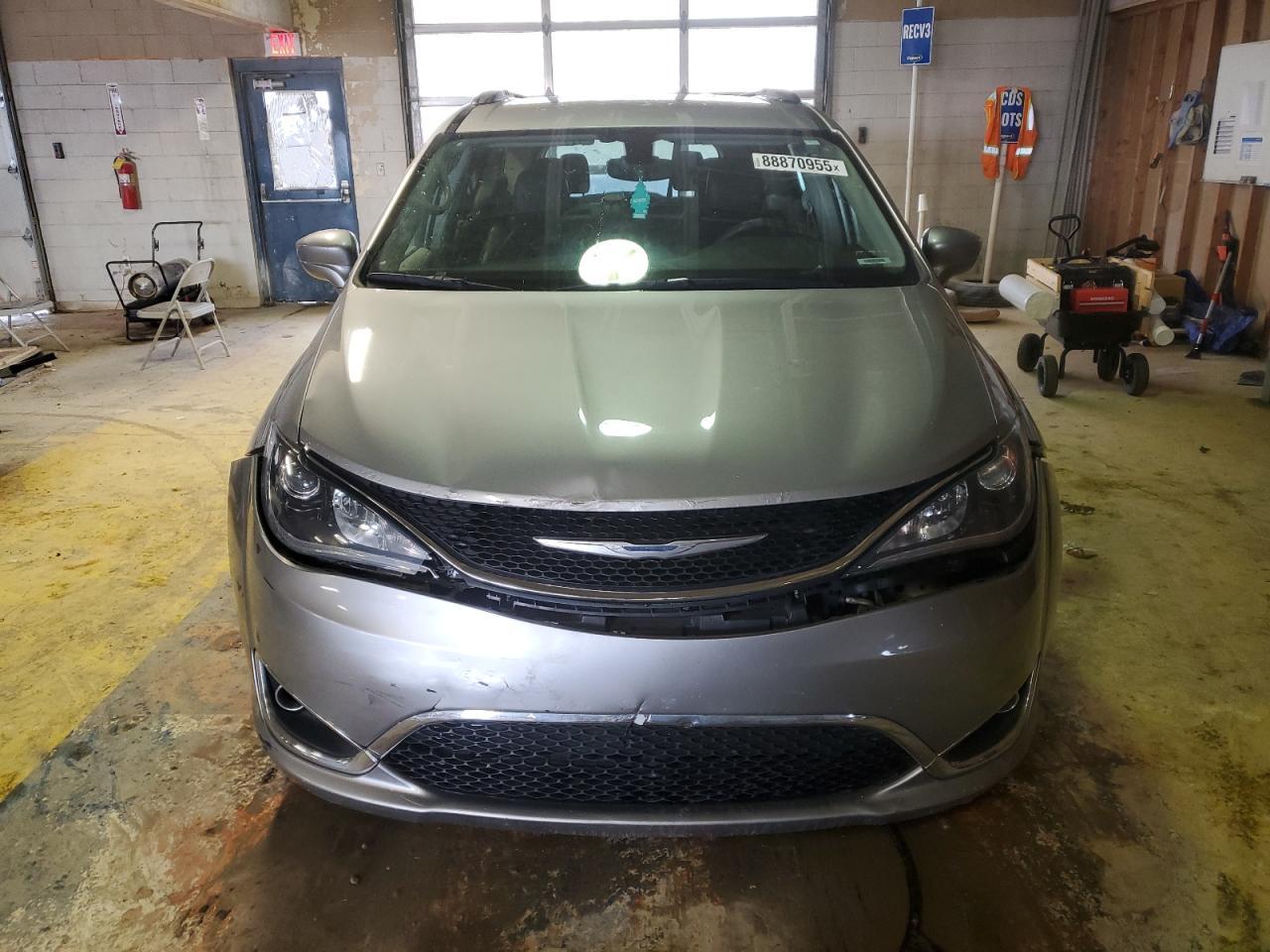 2017 CHRYSLER PACIFICA T - Image 5