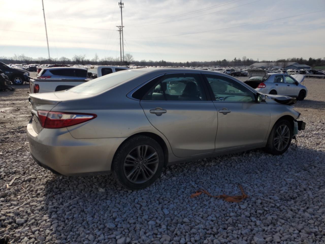 2016 TOYOTA CAMRY LE - Фото 3