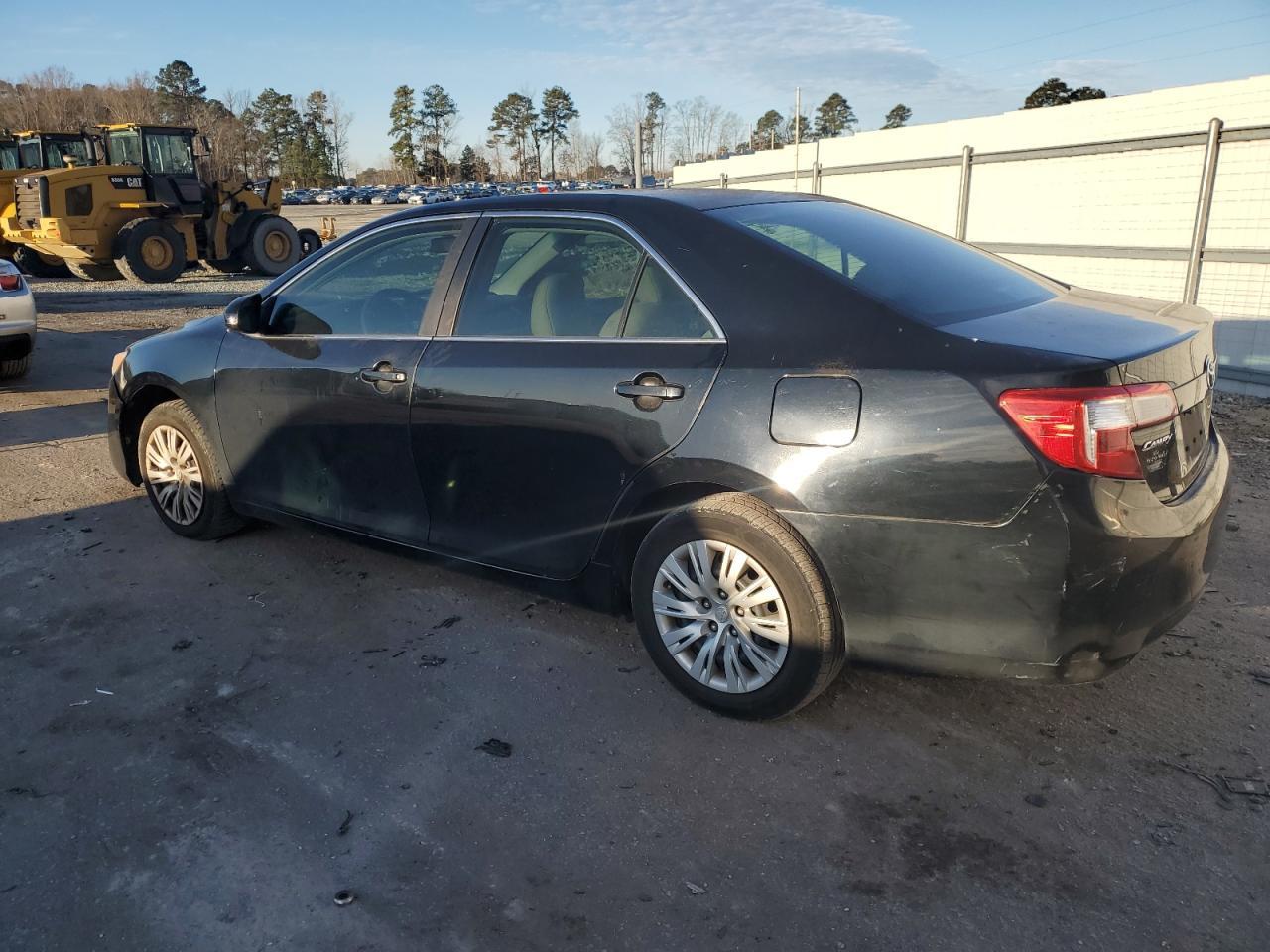 2014 TOYOTA CAMRY L - Фото 2