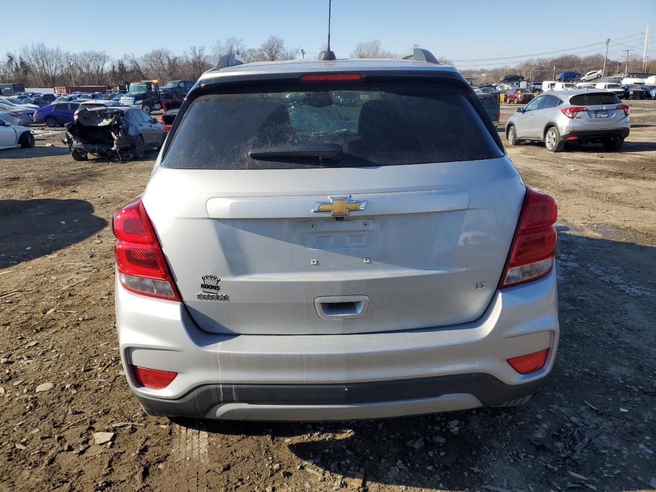 2019 CHEVROLET TRAX 1LT - Image 6