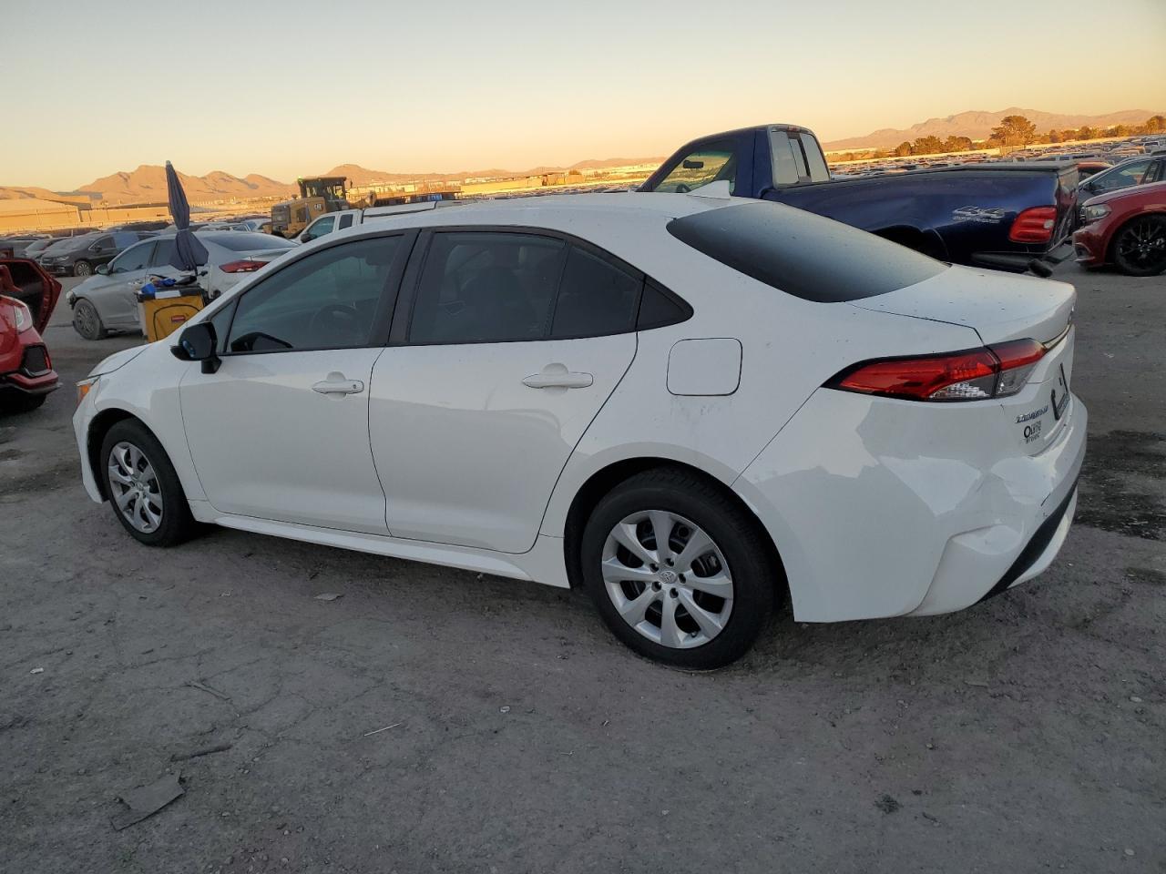 2020 TOYOTA COROLLA LE - Фото 2