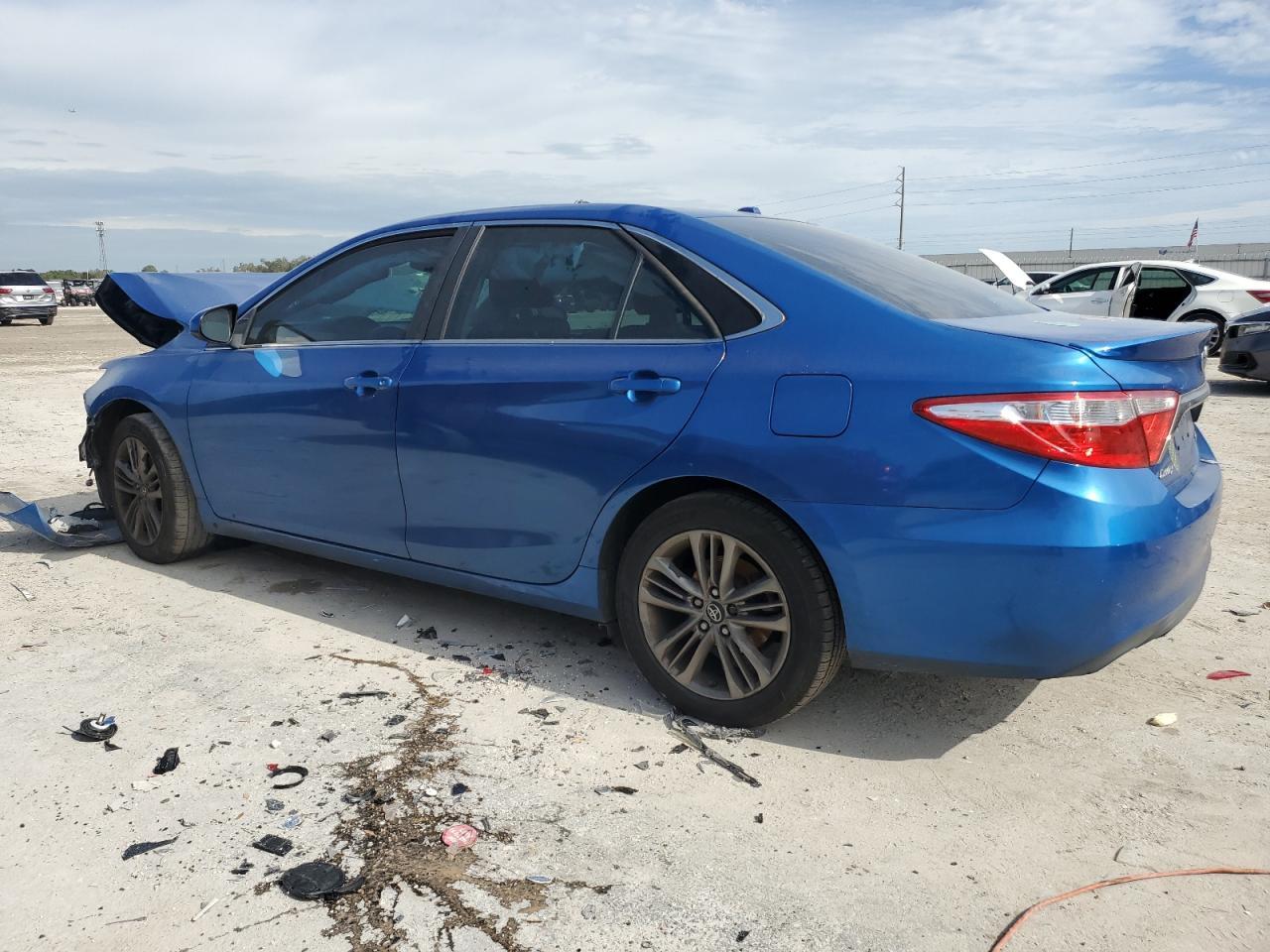 2017 TOYOTA CAMRY LE - Фото 2
