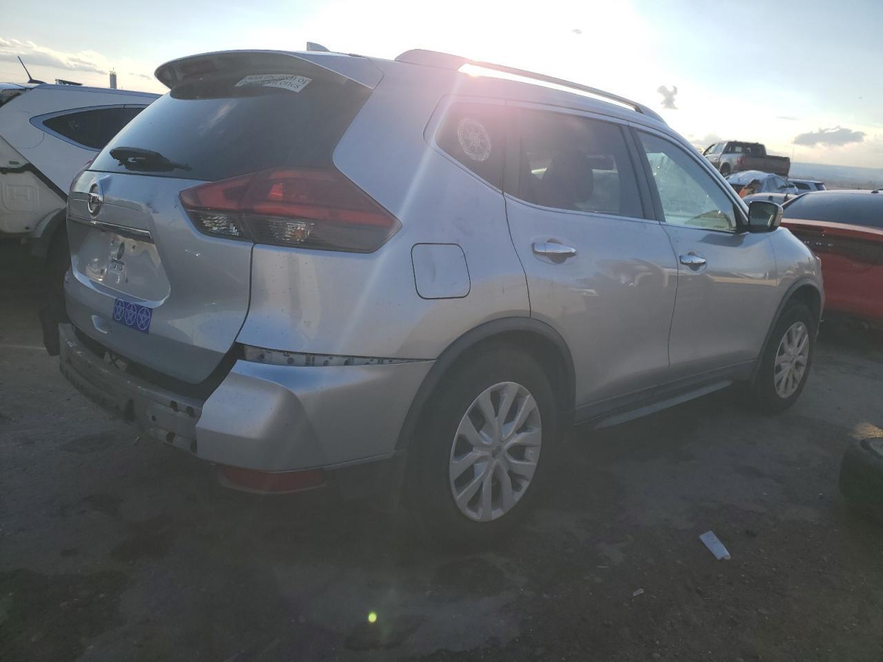 2017 NISSAN ROGUE S - Фото 3