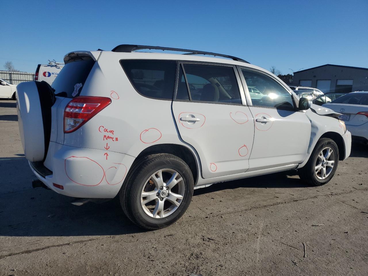 2011 TOYOTA RAV4 - Фото 3