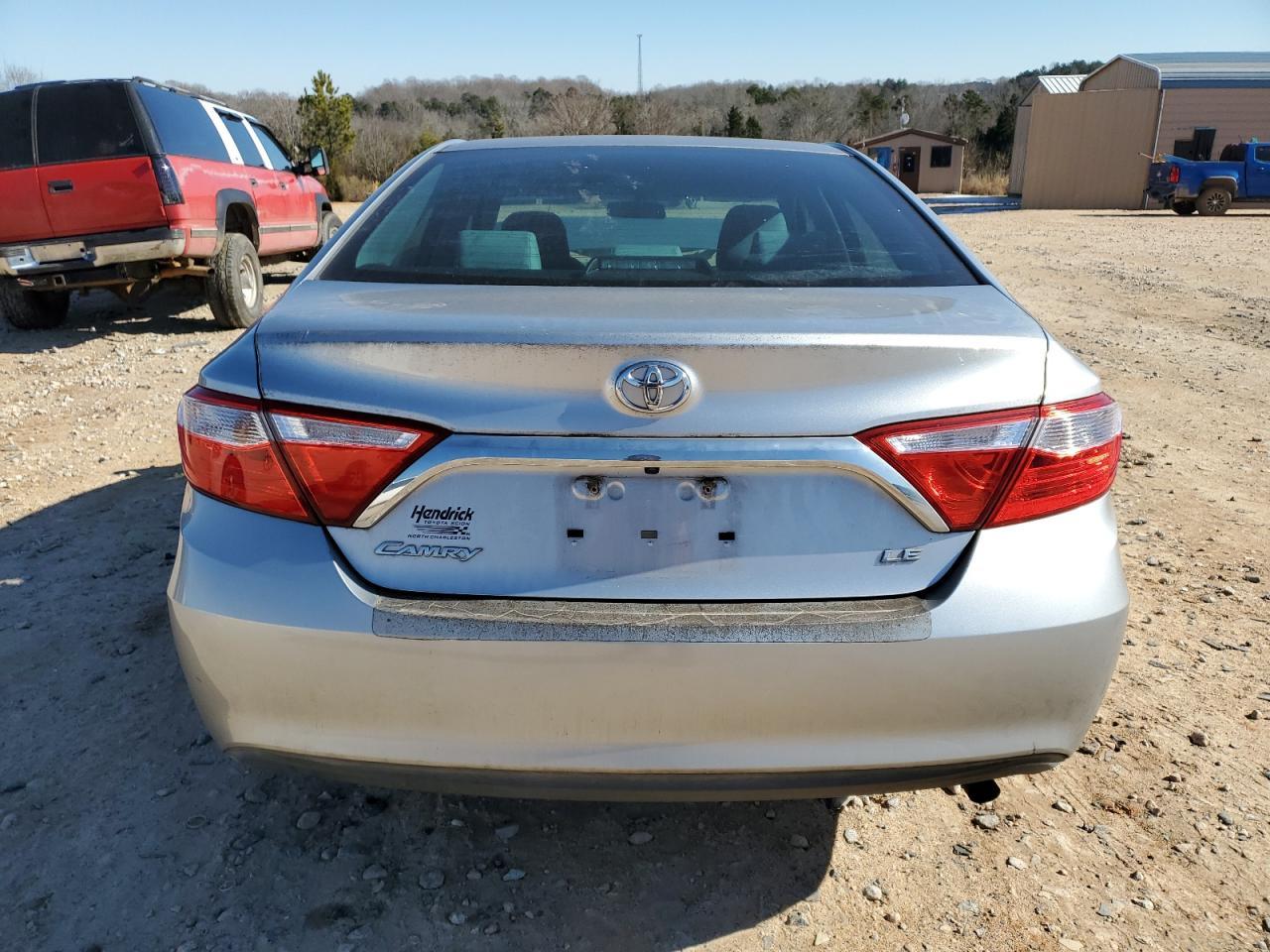 2016 TOYOTA CAMRY LE - Фото 6