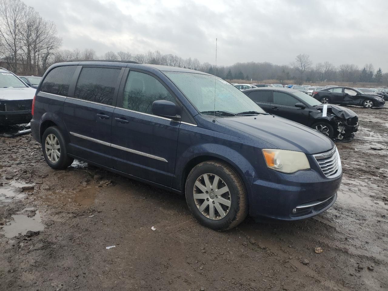 2014 CHRYSLER TOWN & COU - Image 4