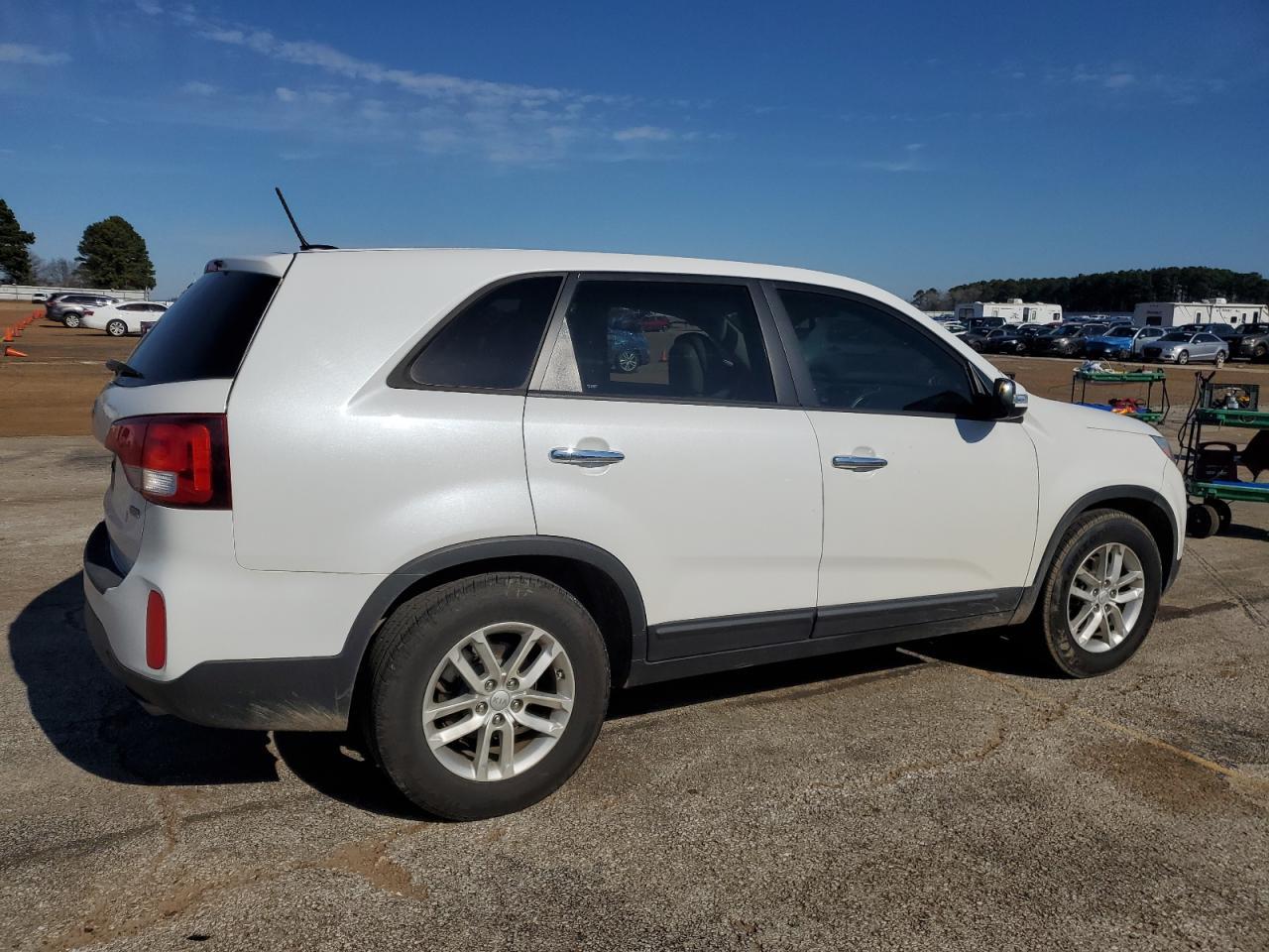 2015 KIA SORENTO LX - Image 3