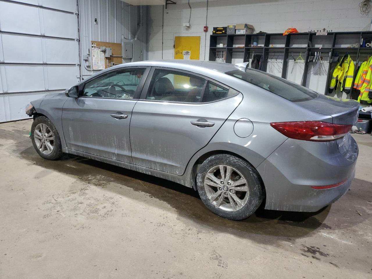 2018 HYUNDAI ELANTRA SE - Фото 2