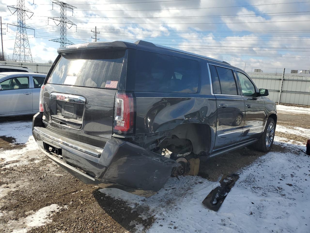 2016 GMC YUKON XL D - Фото 3