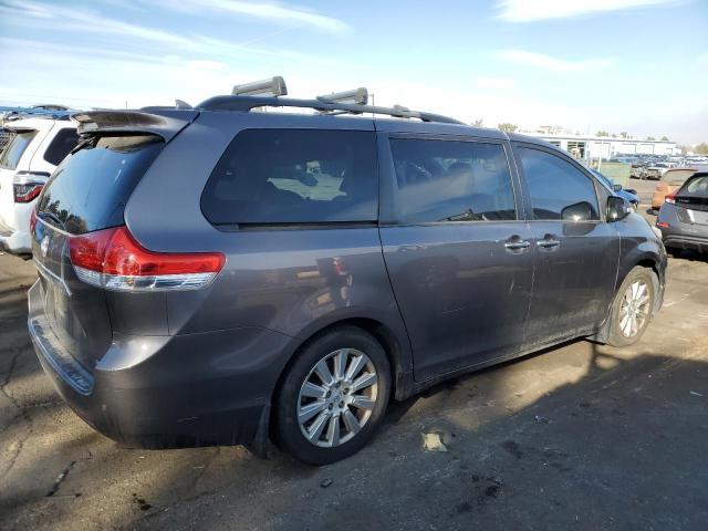 2013 TOYOTA SIENNA XLE - Фото 3