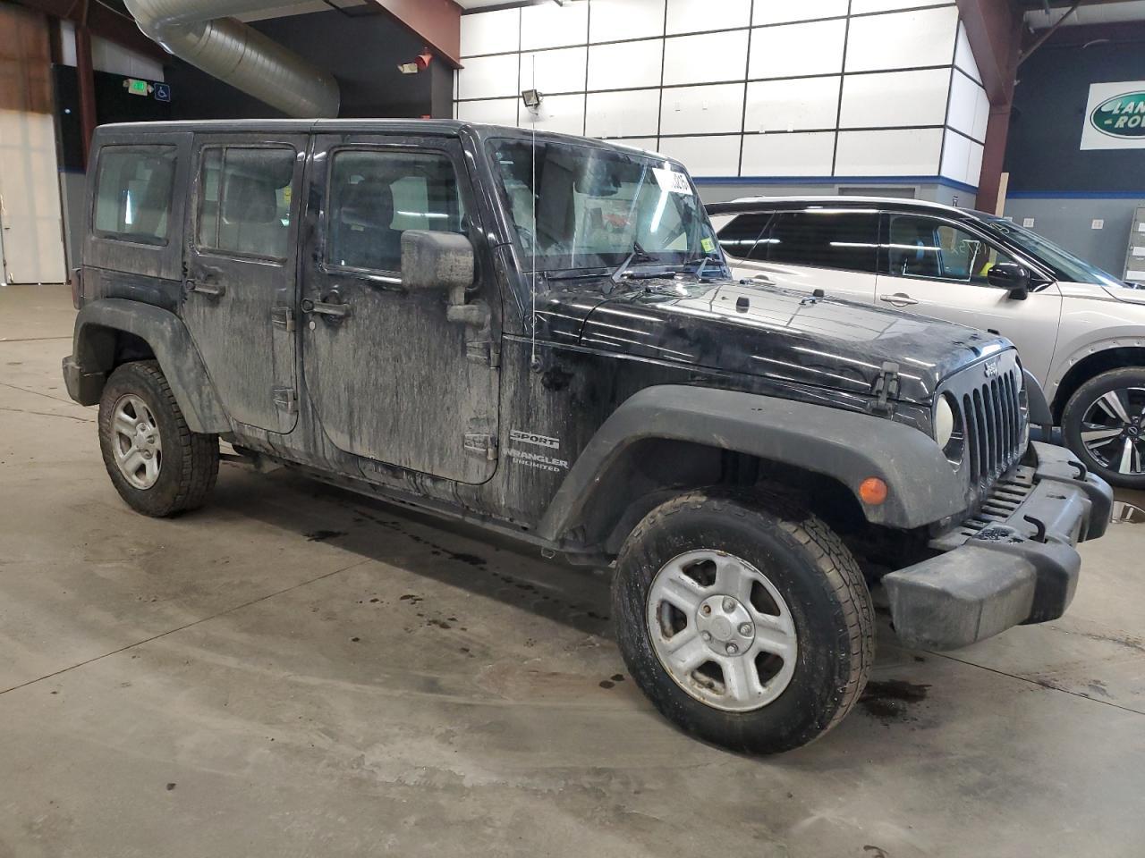 2015 JEEP WRANGLER U - Image 4