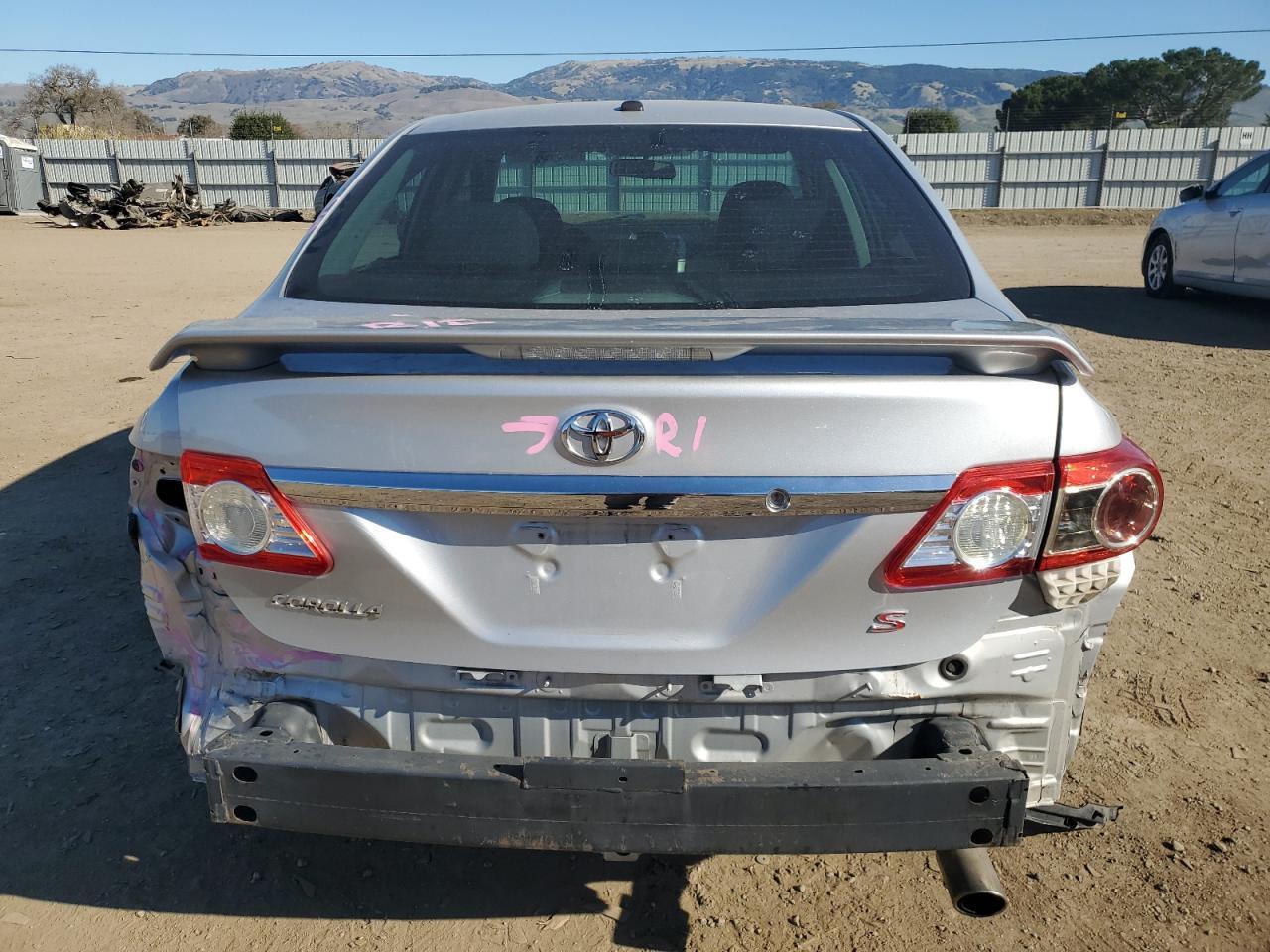 2013 TOYOTA COROLLA BA - Фото 6