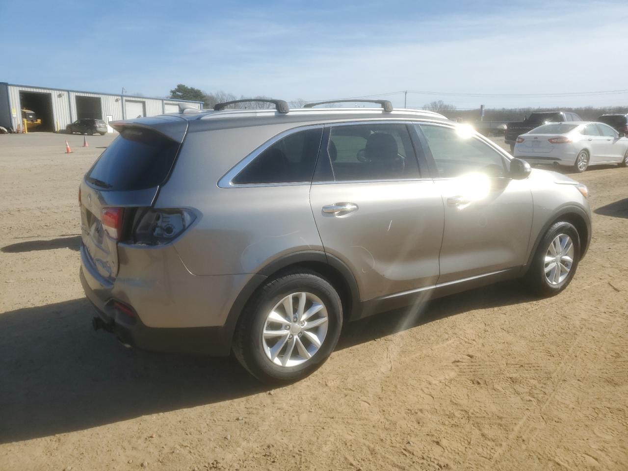 2016 KIA SORENTO LX - Image 3