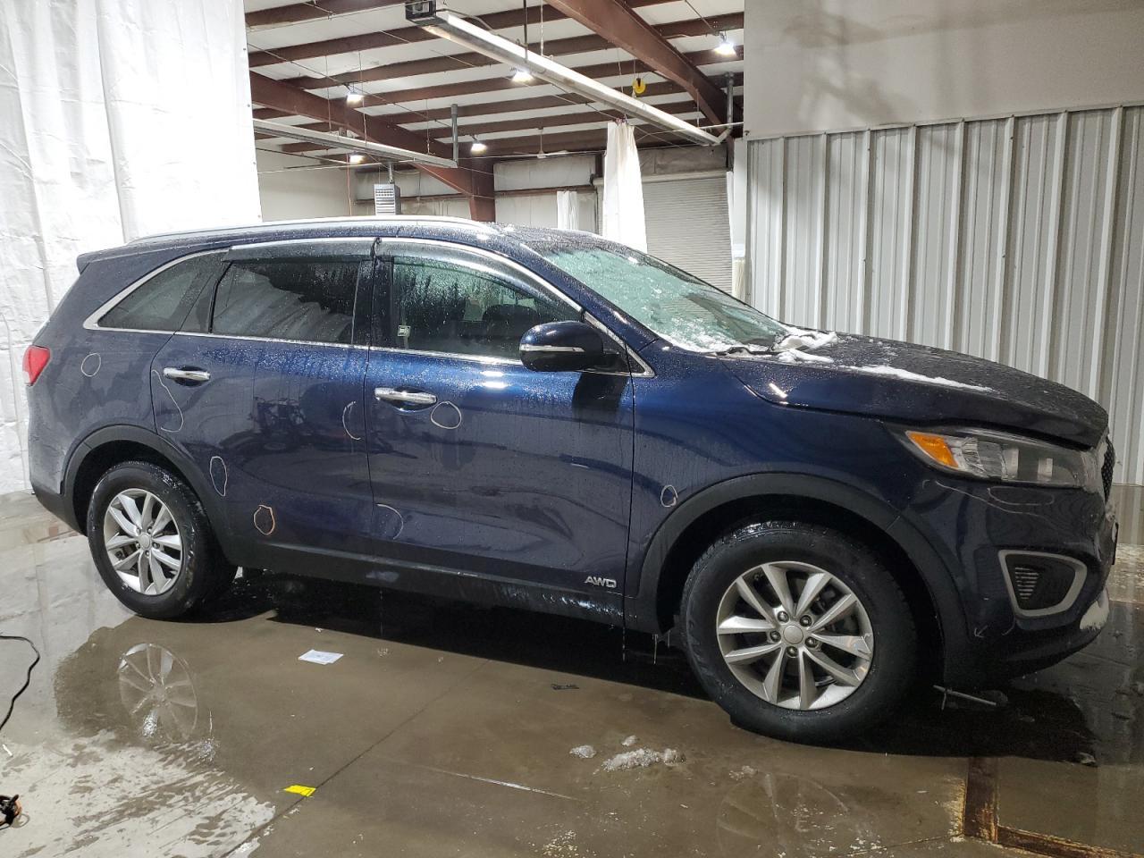 2016 KIA SORENTO LX - Image 4