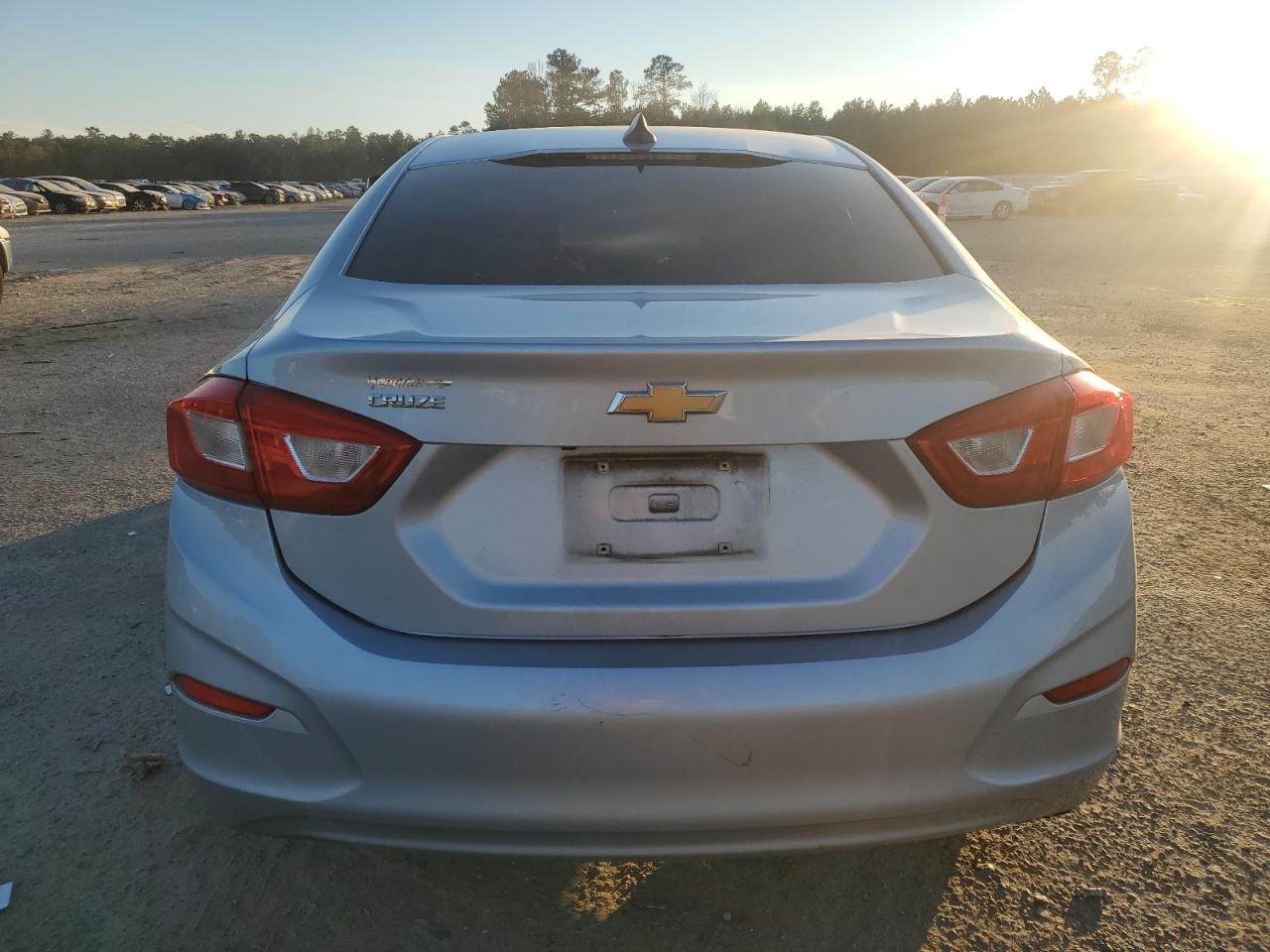 2017 CHEVROLET CRUZE LS - Image 6