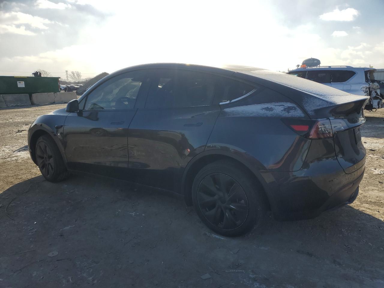 2024 TESLA MODEL Y - Image 2
