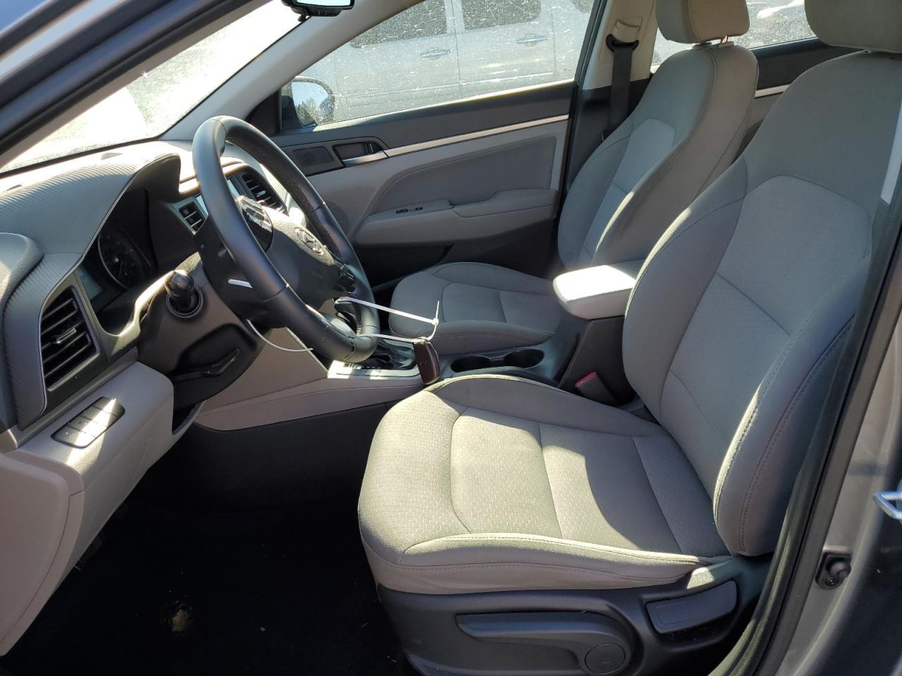 2019 HYUNDAI ELANTRA SE - Фото 7