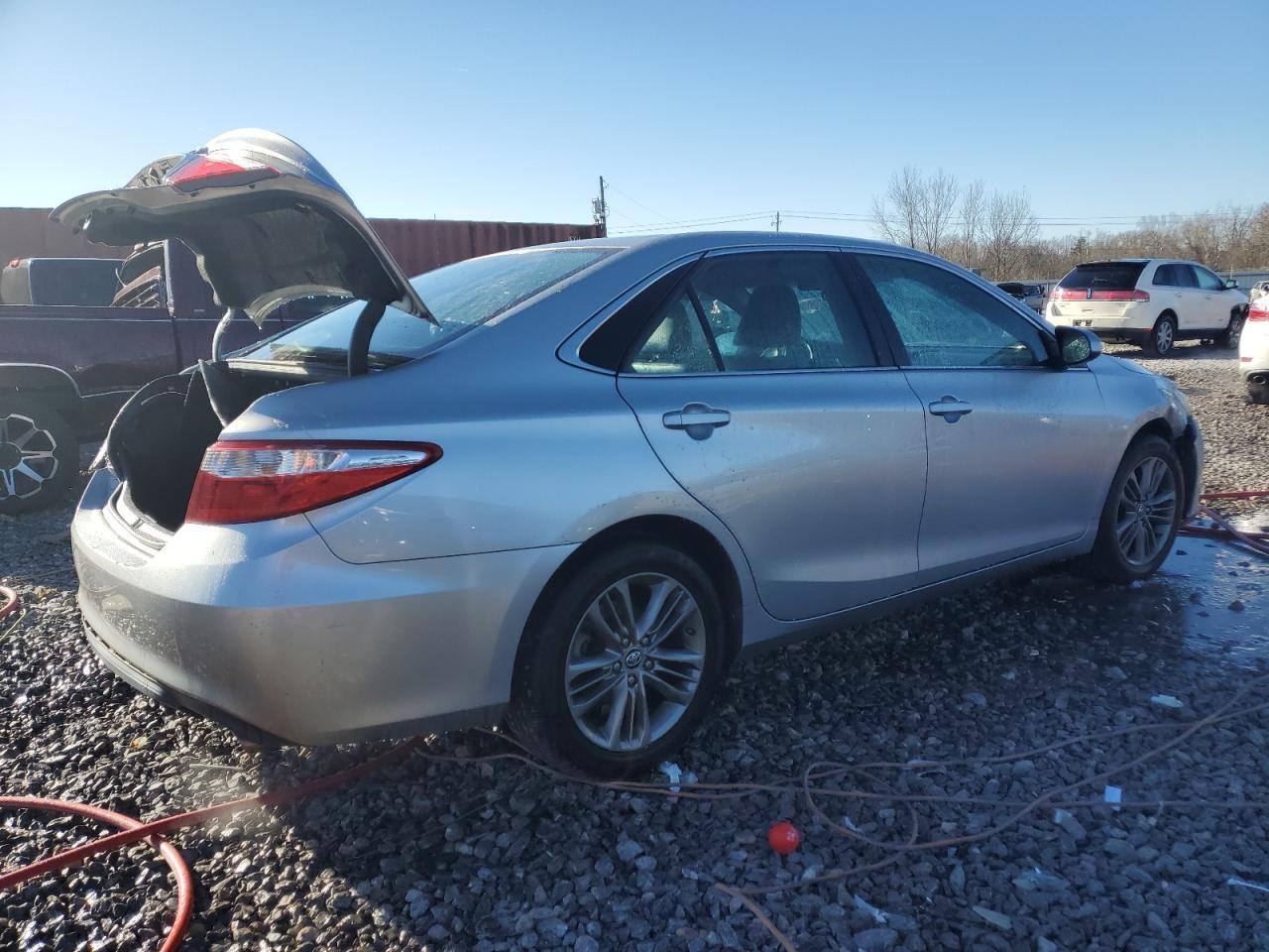 2017 TOYOTA CAMRY LE - Фото 3
