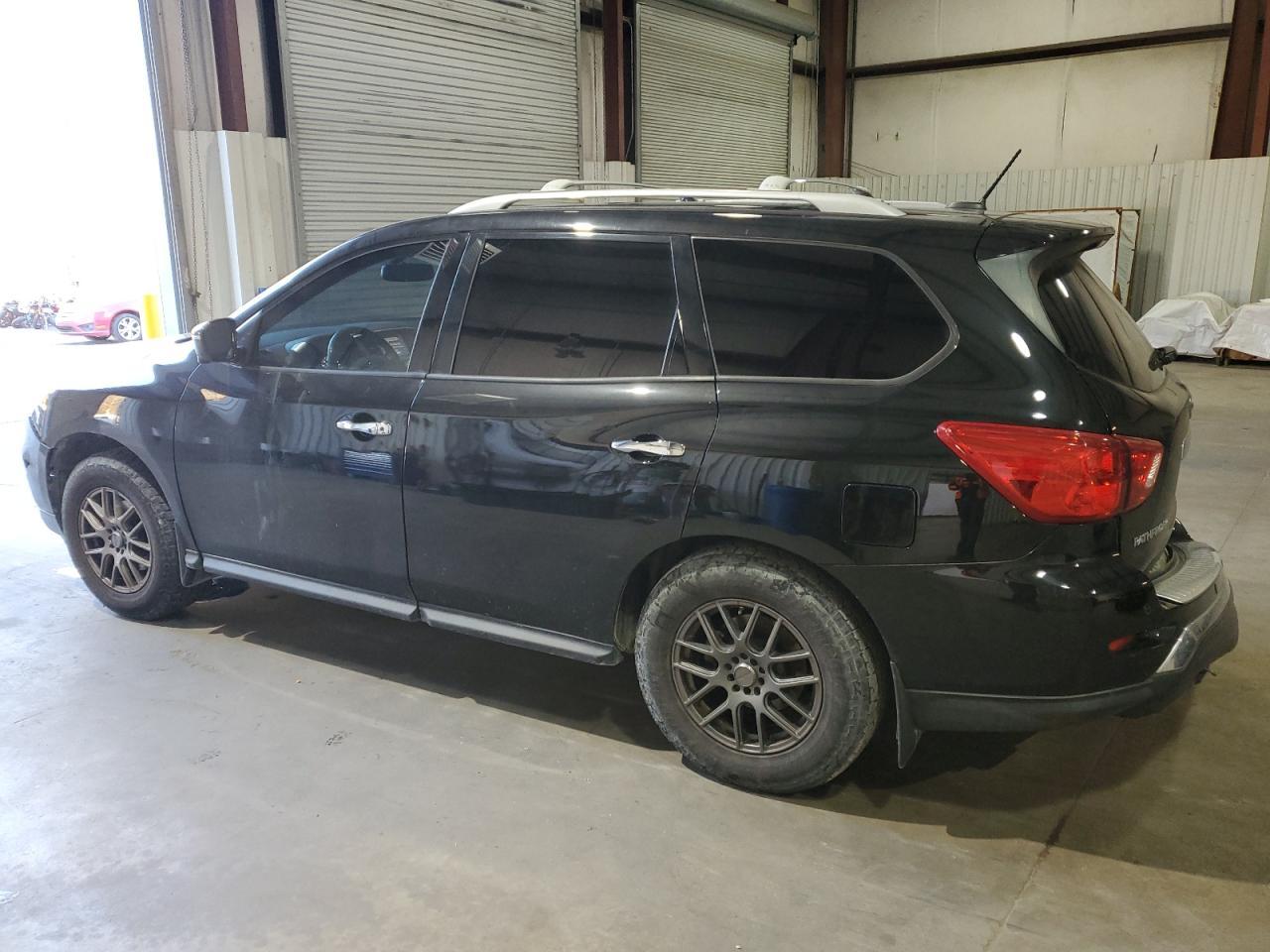 2017 NISSAN PATHFINDER - Image 2