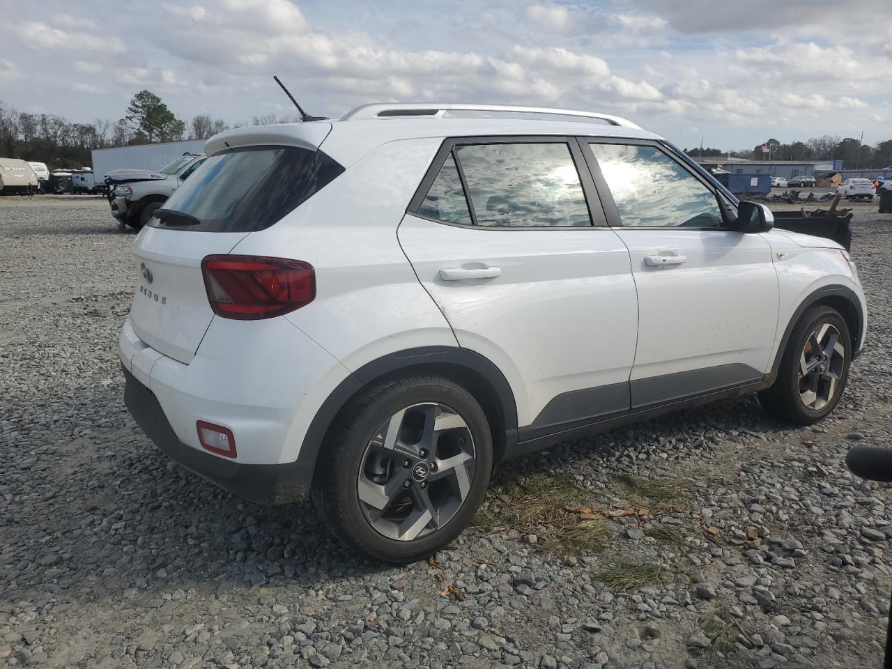 2024 HYUNDAI VENUE SEL - Фото 3