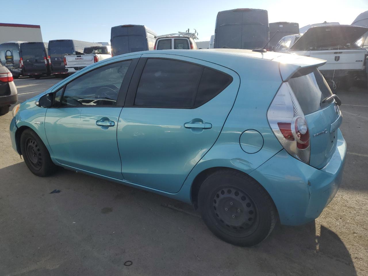 2013 TOYOTA PRIUS C - Фото 2