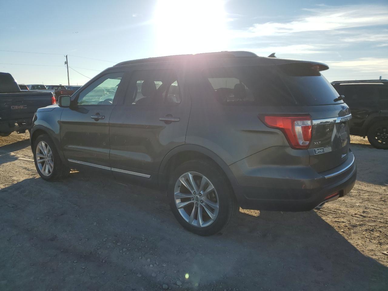 2018 FORD EXPLORER X - Image 2