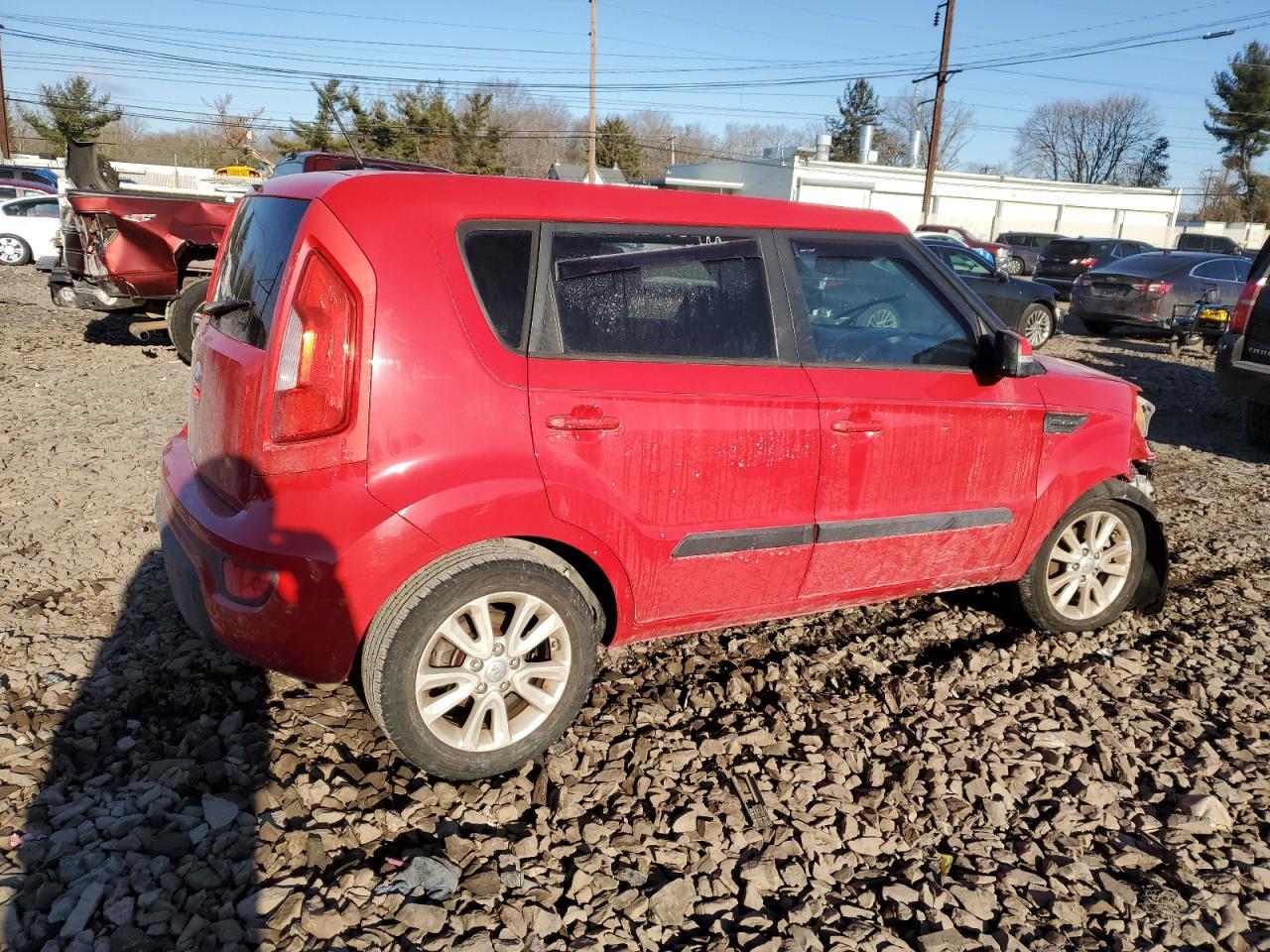 2013 KIA SOUL + - Image 3