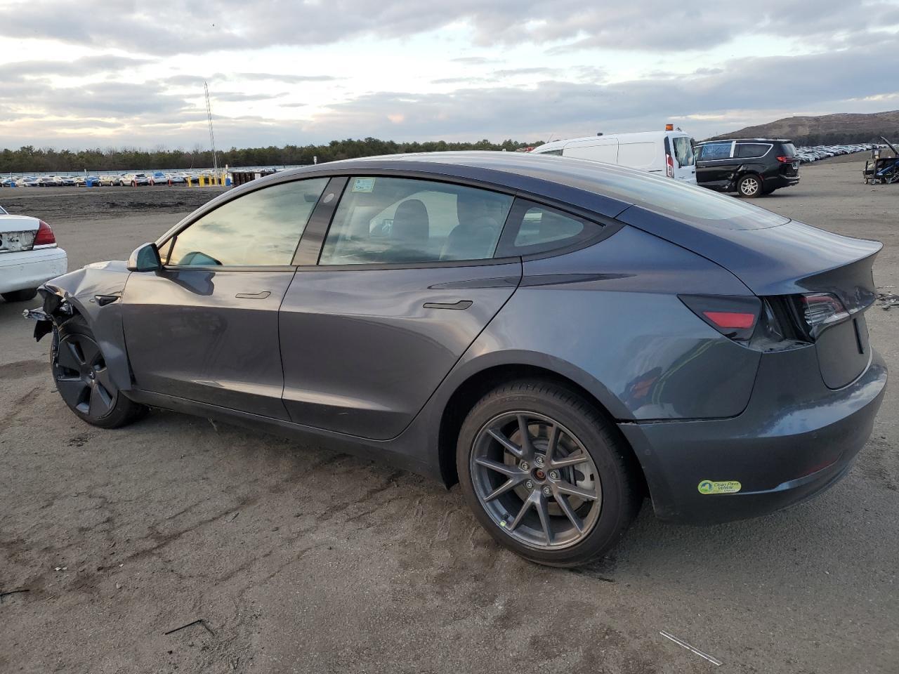 2022 TESLA MODEL 3 - Image 2