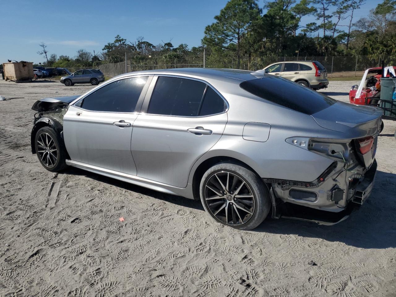 2021 TOYOTA CAMRY SE - Фото 2
