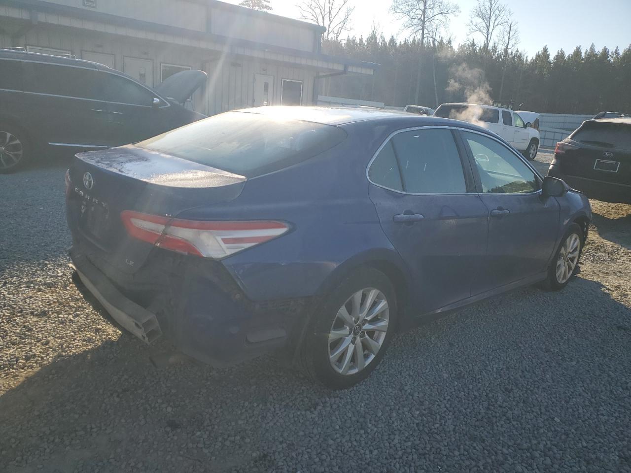 2018 TOYOTA CAMRY L - Фото 3