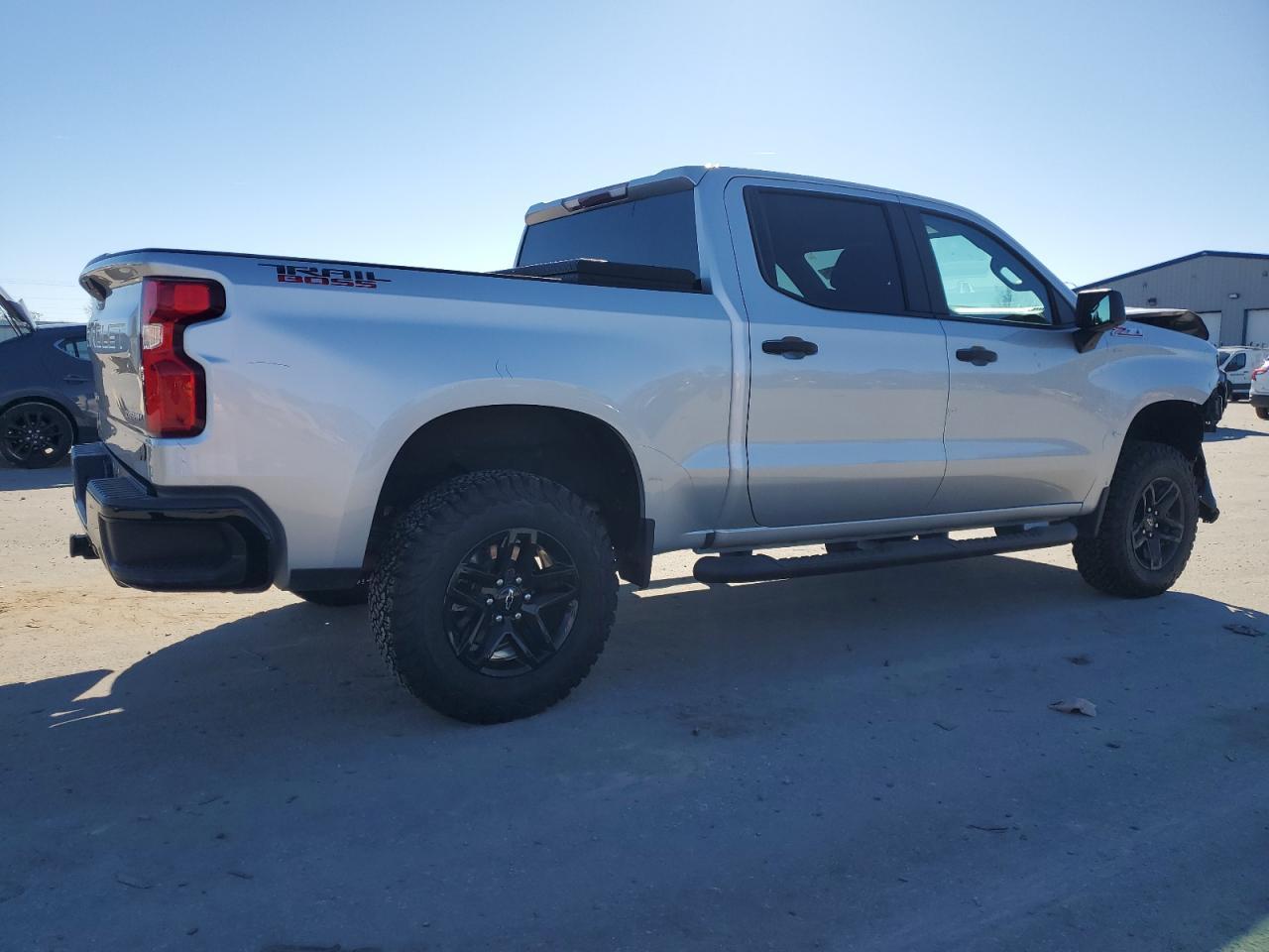 2021 CHEVROLET SILVERADO - Фото 3